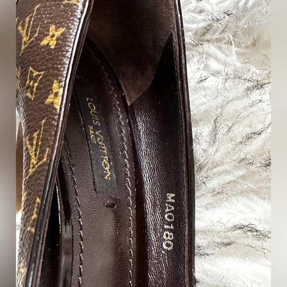 Louis Vuitton Vintage Monogram Pumps - Picture 3 of 5